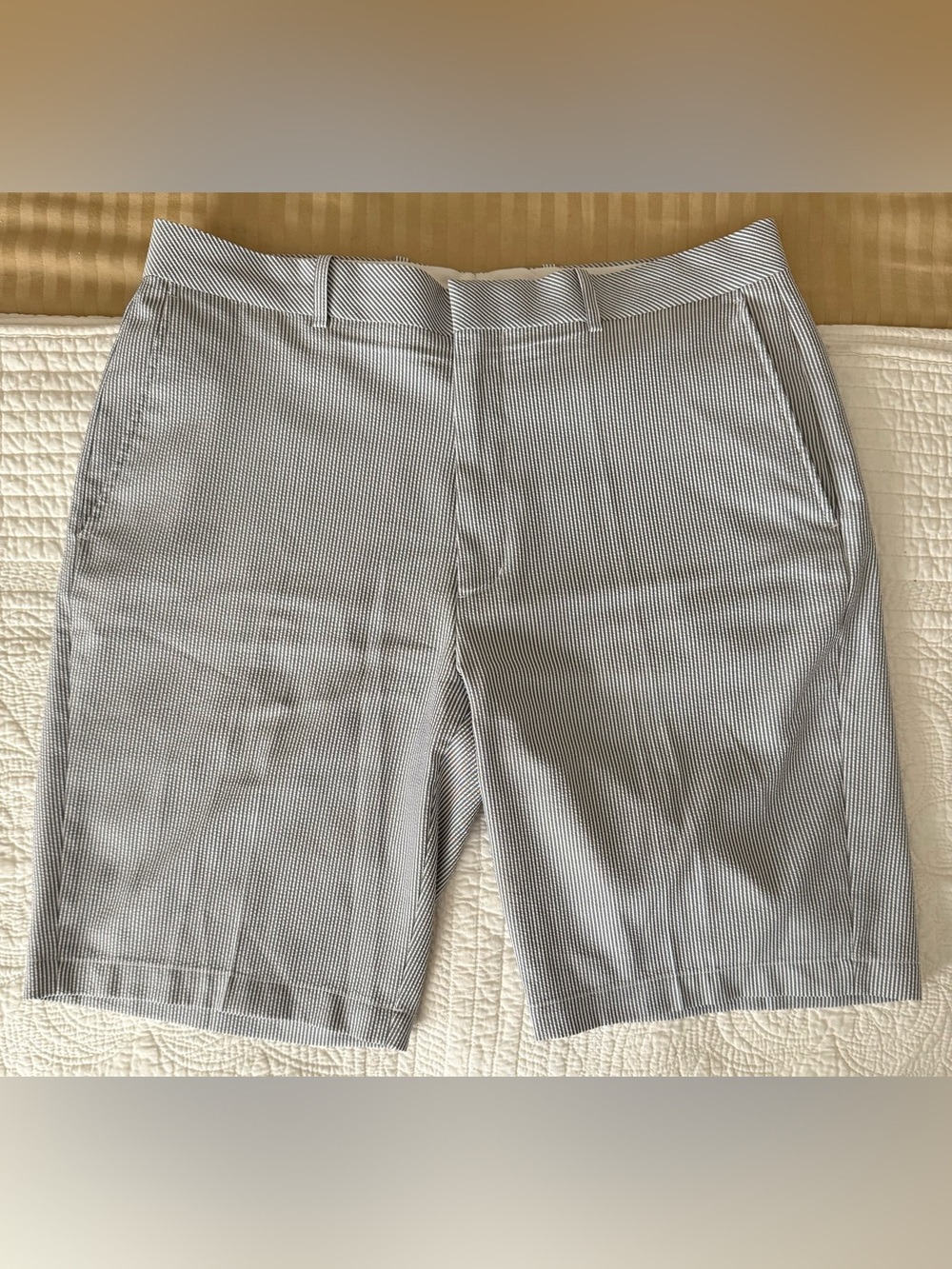 Walter Hagen Gray and White Seersucker Flat Front Shorts